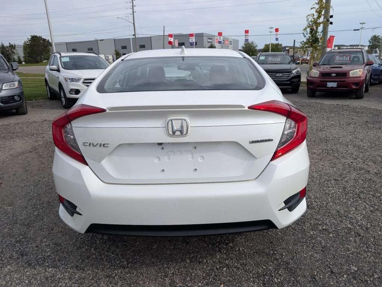 2018 Honda Civic Touring NAV LEATHER SUNROOF HTD SEATS CAMERA Photo