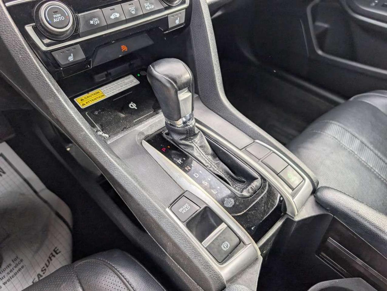 2018 Honda Civic Touring NAV LEATHER SUNROOF HTD SEATS CAMERA Photo
