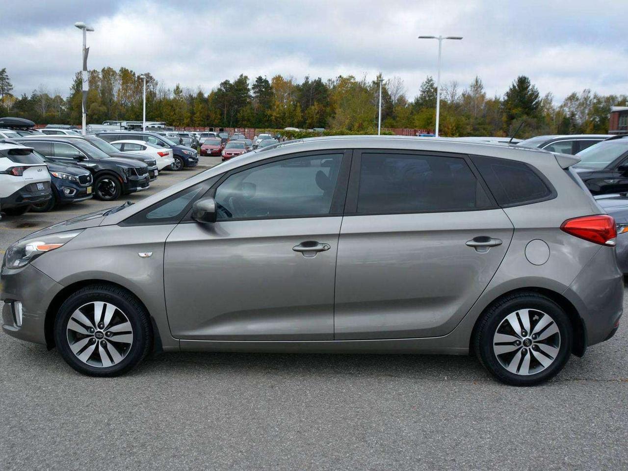 2014 Kia Rondo EX Photo1