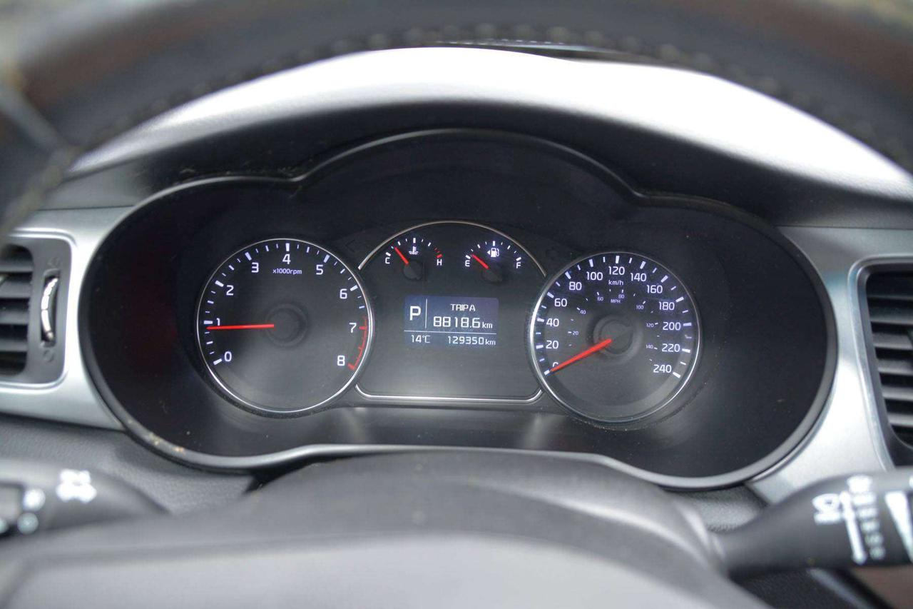 2014 Kia Rondo EX Photo
