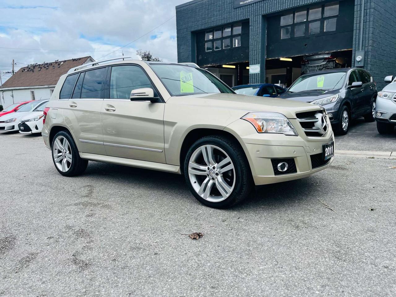 2011 Mercedes-Benz GLK-Class ONE OWNER NO ACCIDENTS CERTIFIED Photo2