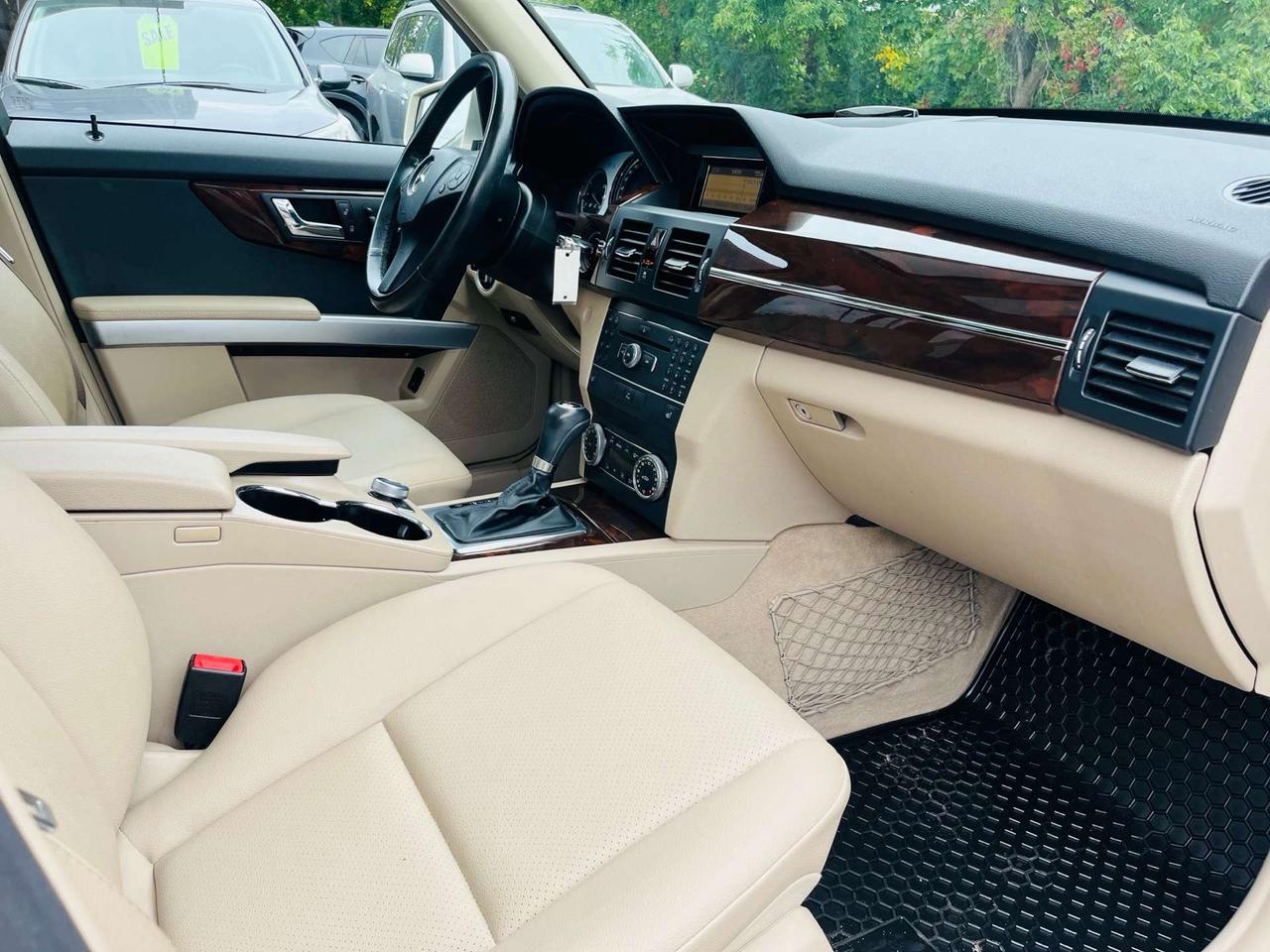 2011 Mercedes-Benz GLK-Class ONE OWNER NO ACCIDENTS CERTIFIED Photo