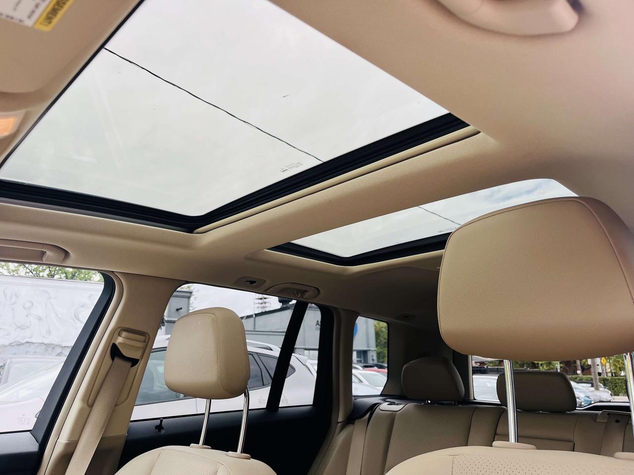 2011 Mercedes-Benz GLK-Class ONE OWNER NO ACCIDENTS CERTIFIED Photo