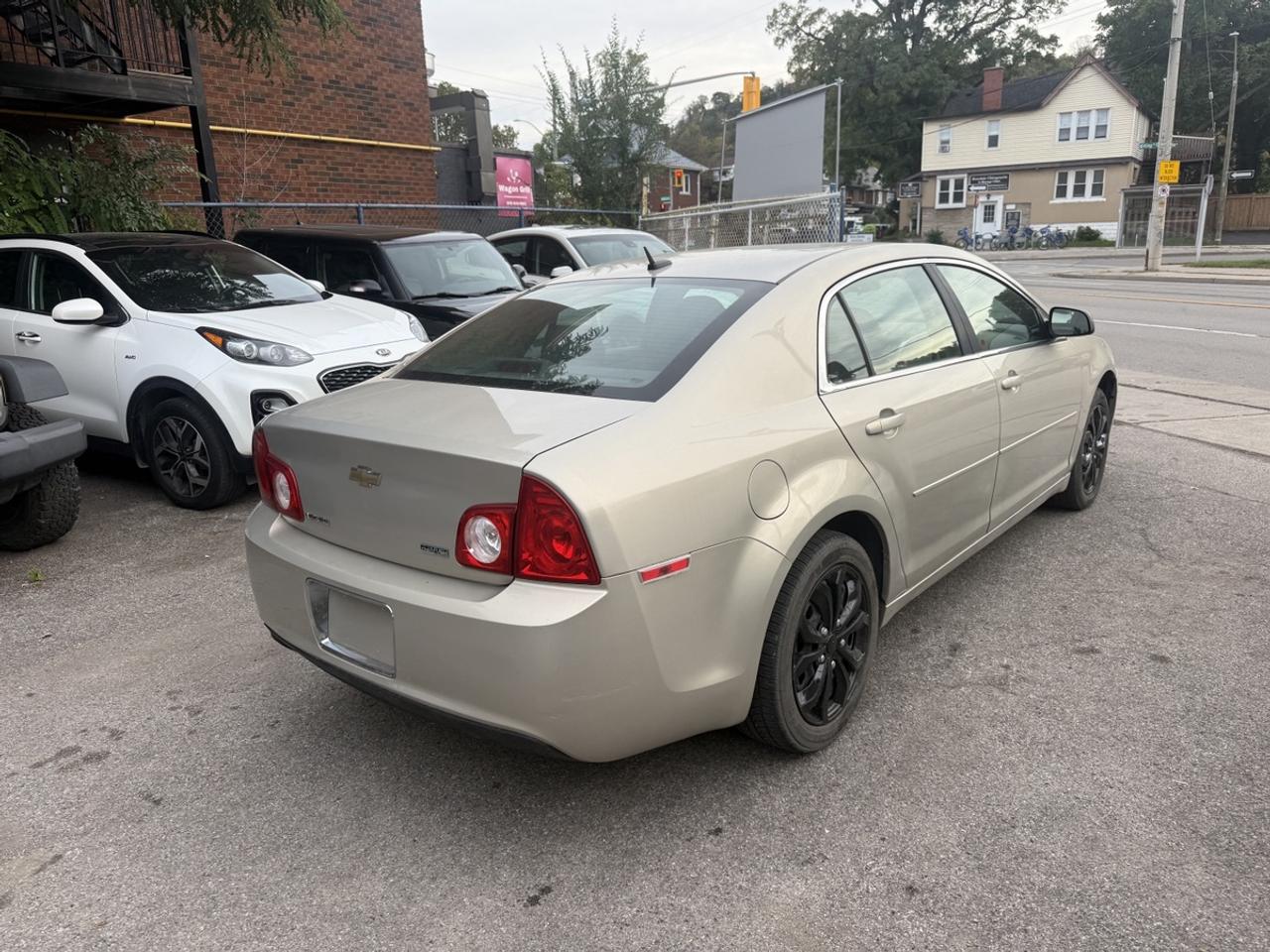 2010 Chevrolet Malibu LS Photo