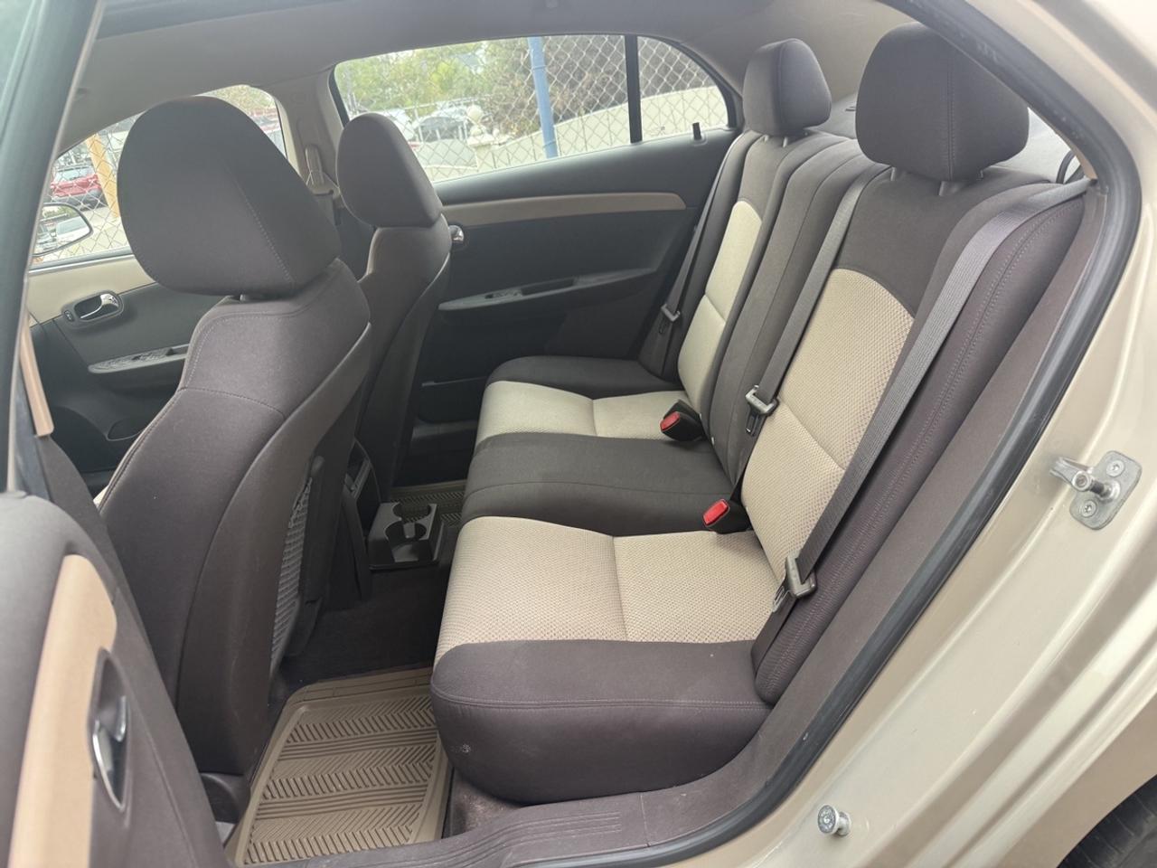 2010 Chevrolet Malibu LS Photo