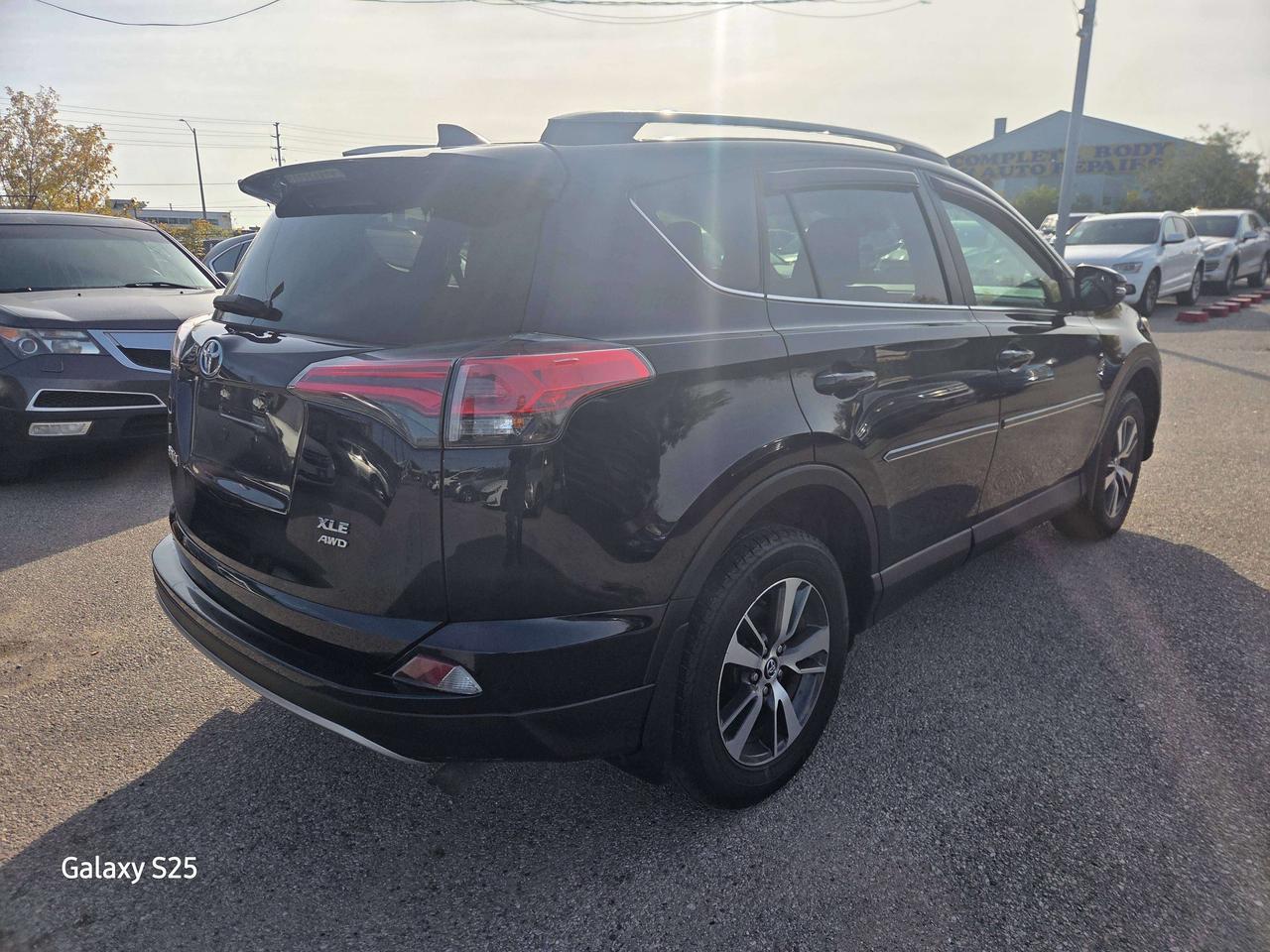 2017 Toyota RAV4 XLE Photo