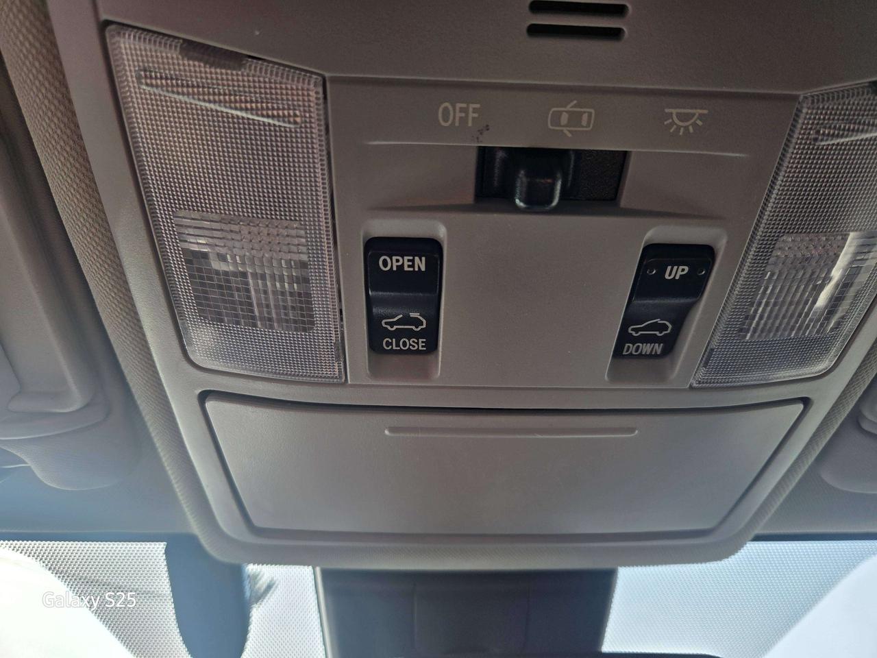 2017 Toyota RAV4 XLE Photo