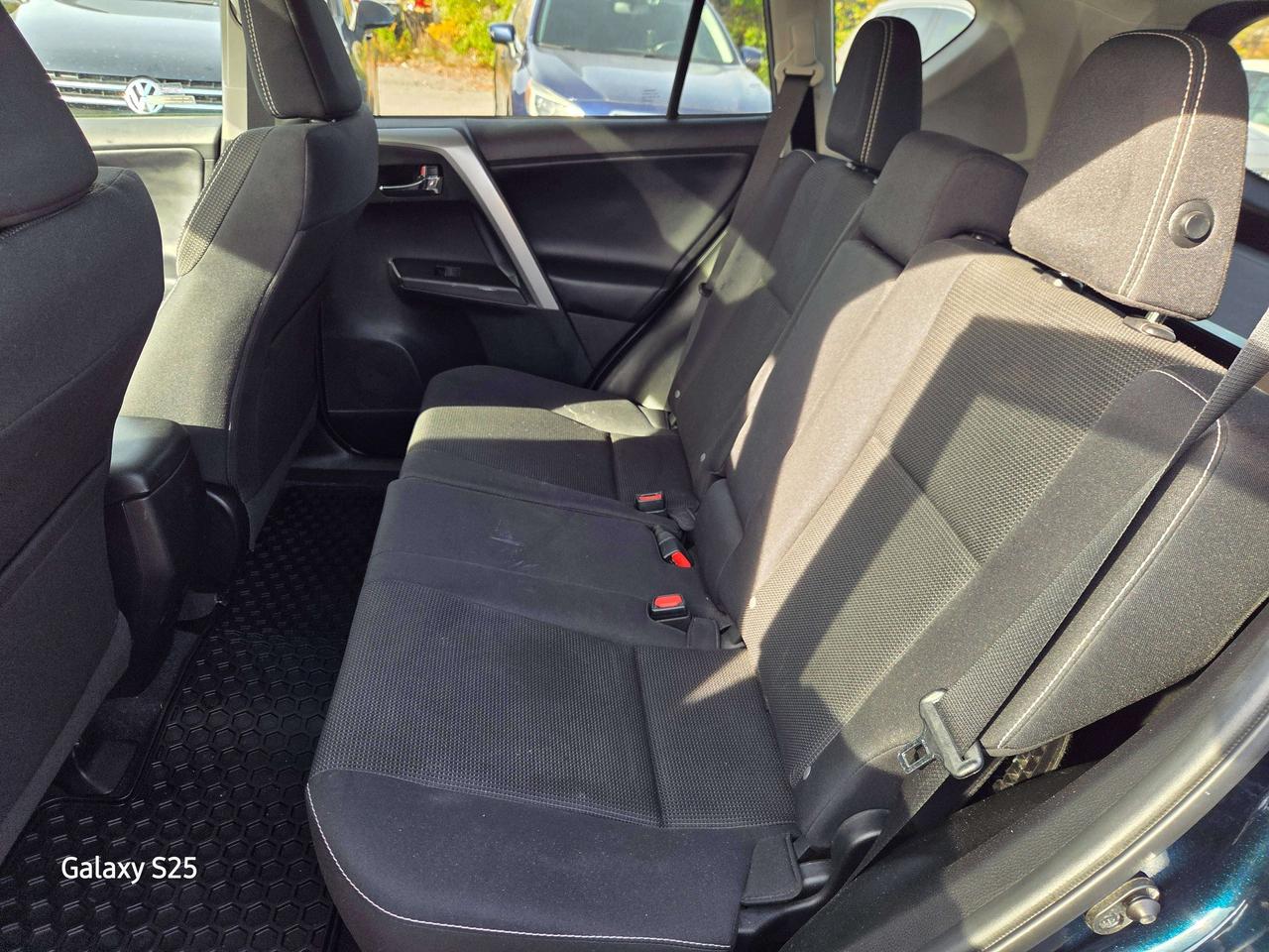 2017 Toyota RAV4 XLE Photo