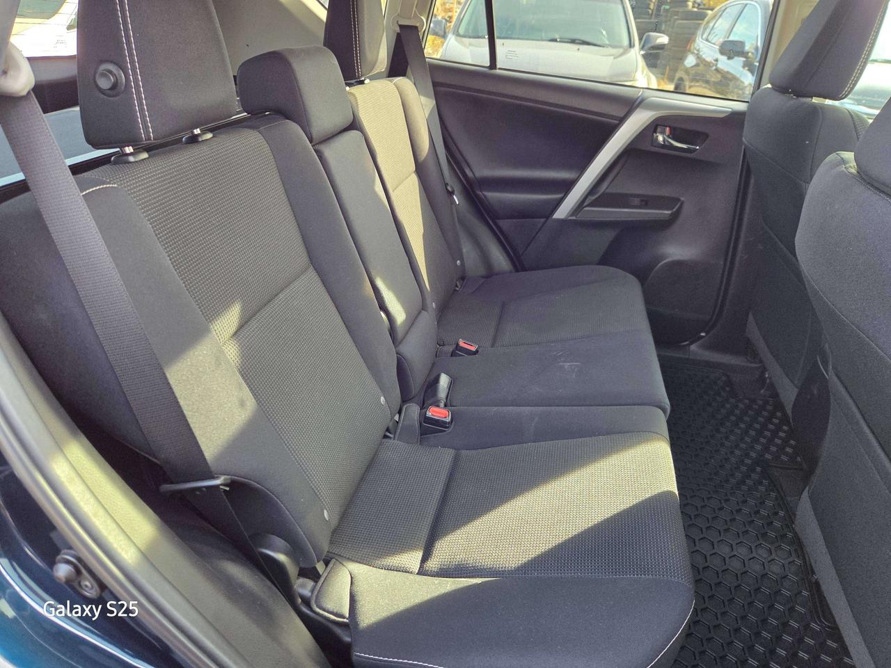2017 Toyota RAV4 XLE Photo