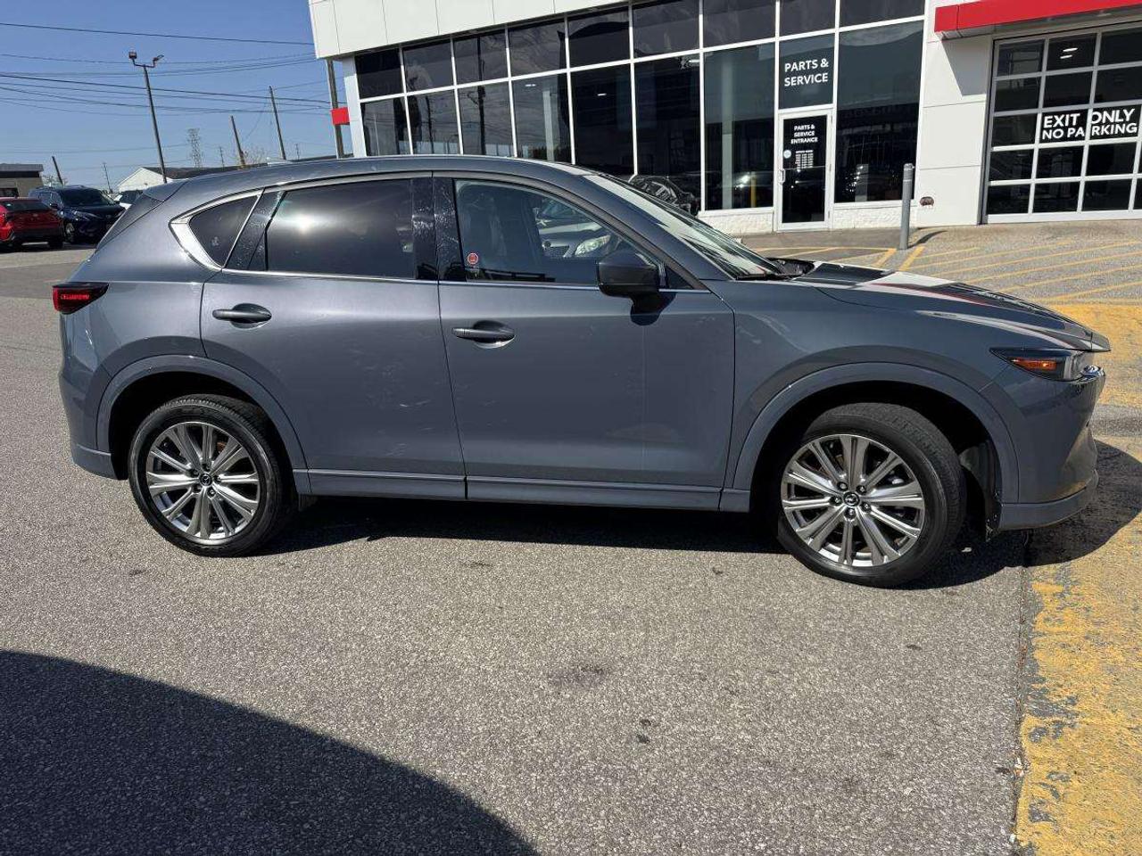2023 Mazda CX-5 SIGNATURE/ 2.99% RATE/ CARFAX CLEAN/ MUST SEE/ CPO Photo