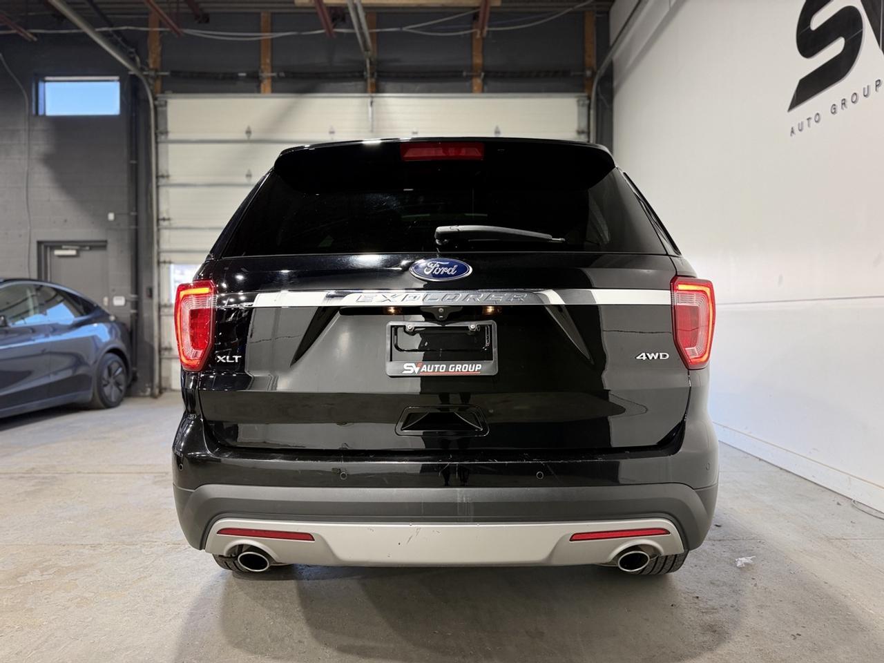 2017 Ford Explorer XLT Photo