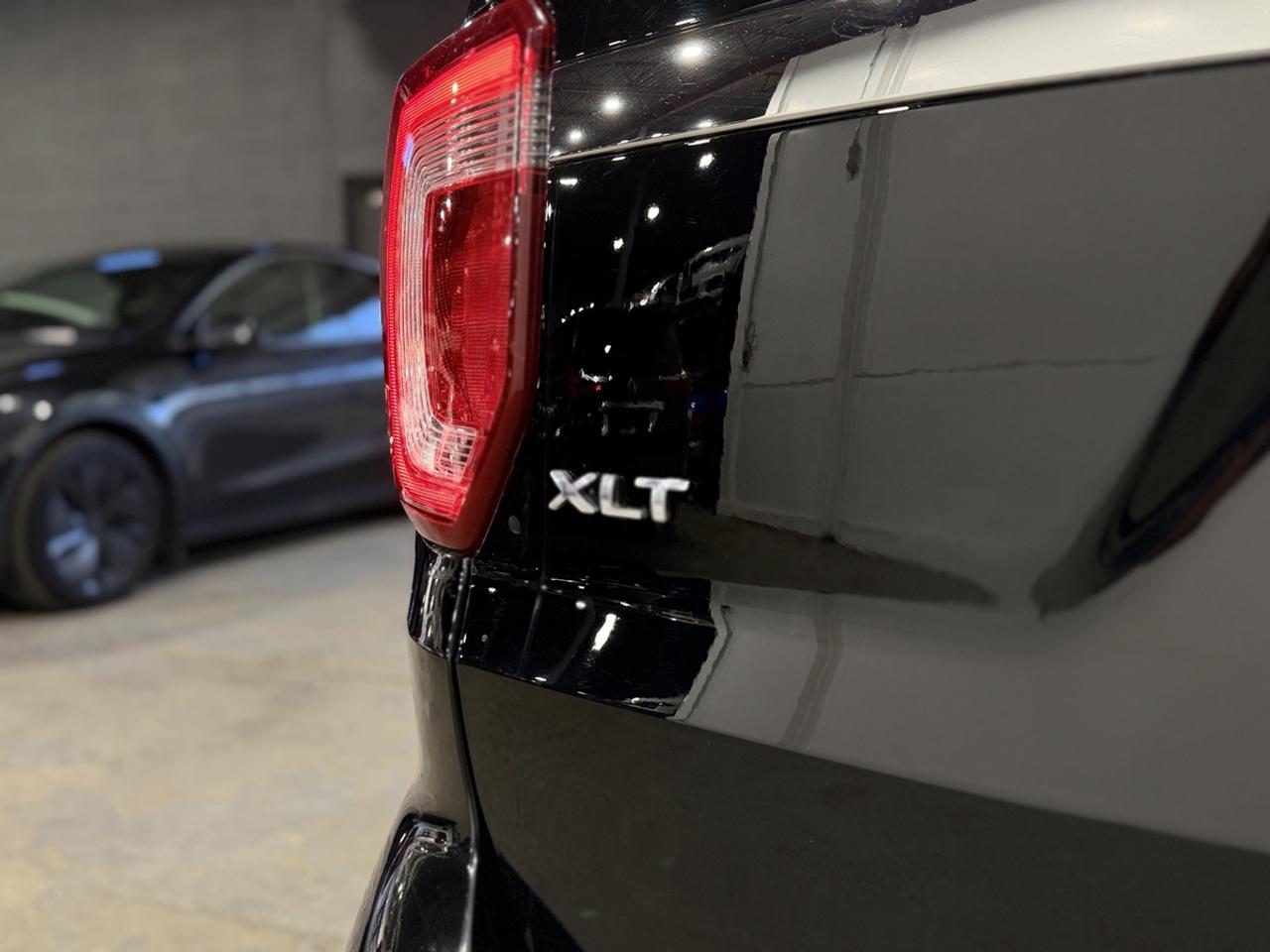 2017 Ford Explorer XLT Photo