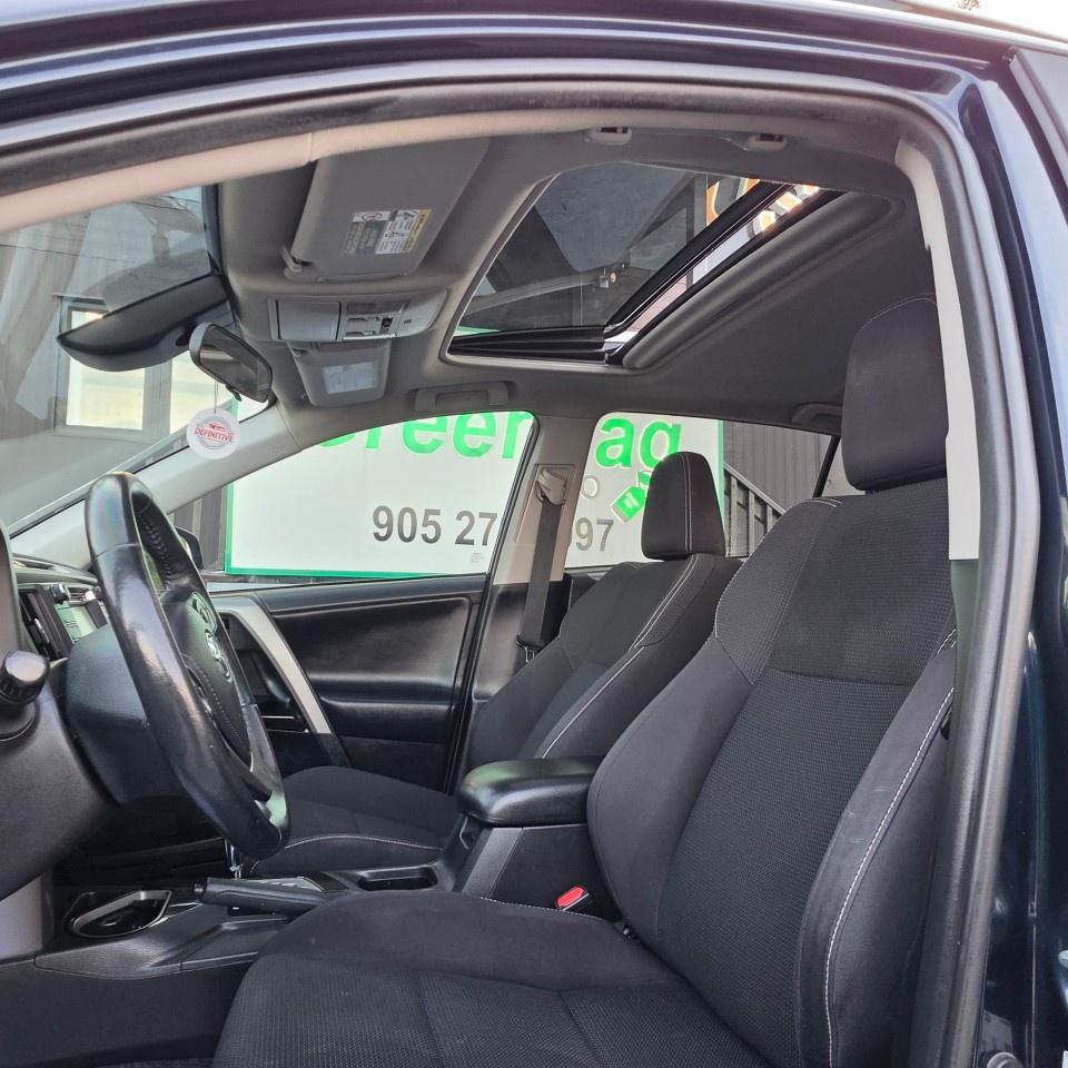 2018 Toyota RAV4 AWD XLE Photo