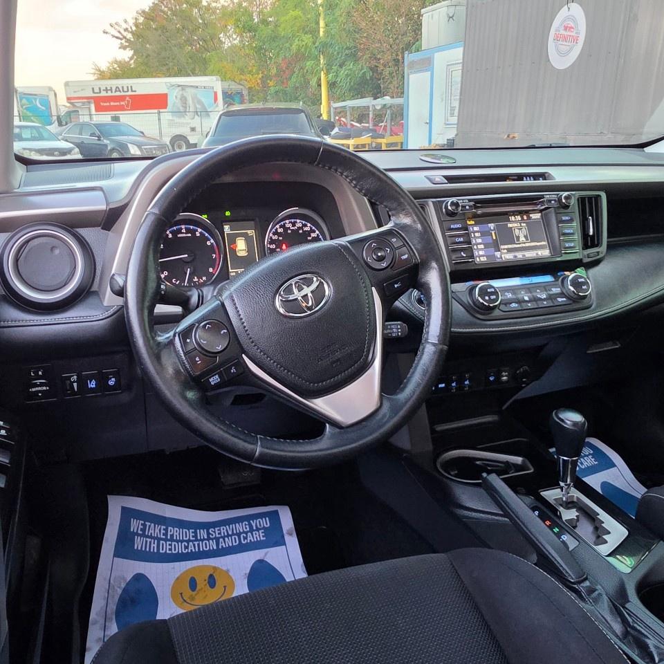 2018 Toyota RAV4 AWD XLE Photo