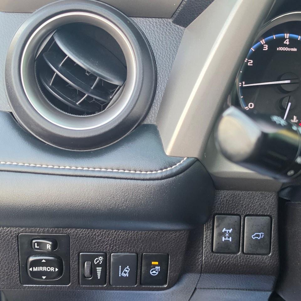 2018 Toyota RAV4 AWD XLE Photo