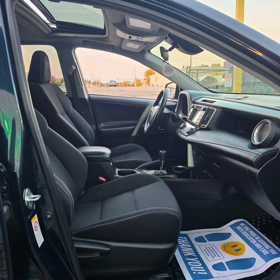 2018 Toyota RAV4 AWD XLE Photo