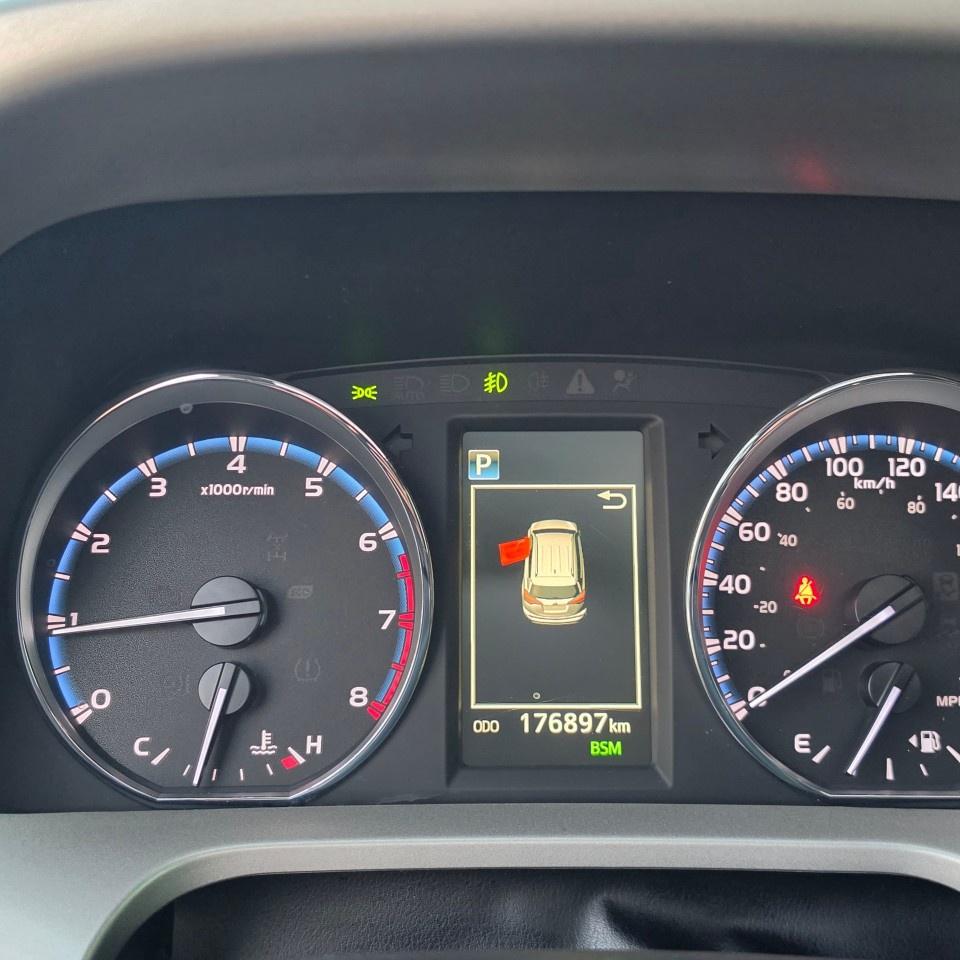 2018 Toyota RAV4 AWD XLE Photo