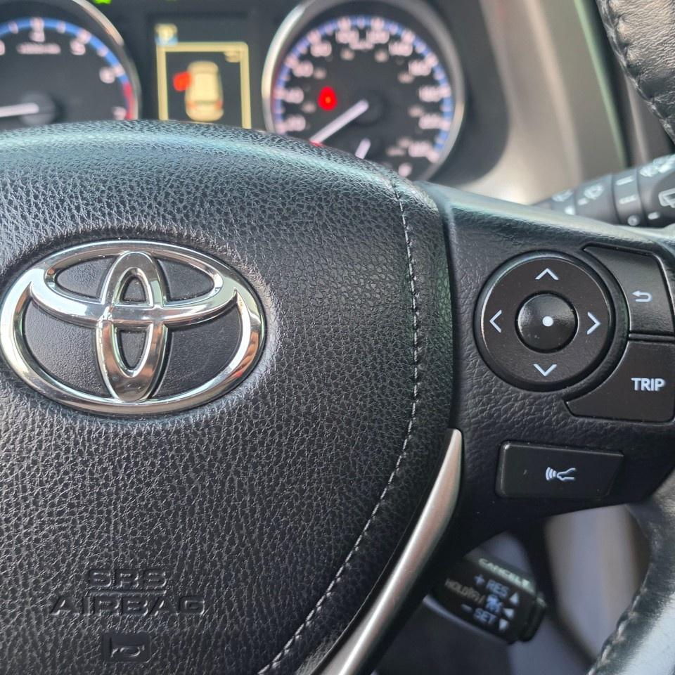 2018 Toyota RAV4 AWD XLE Photo