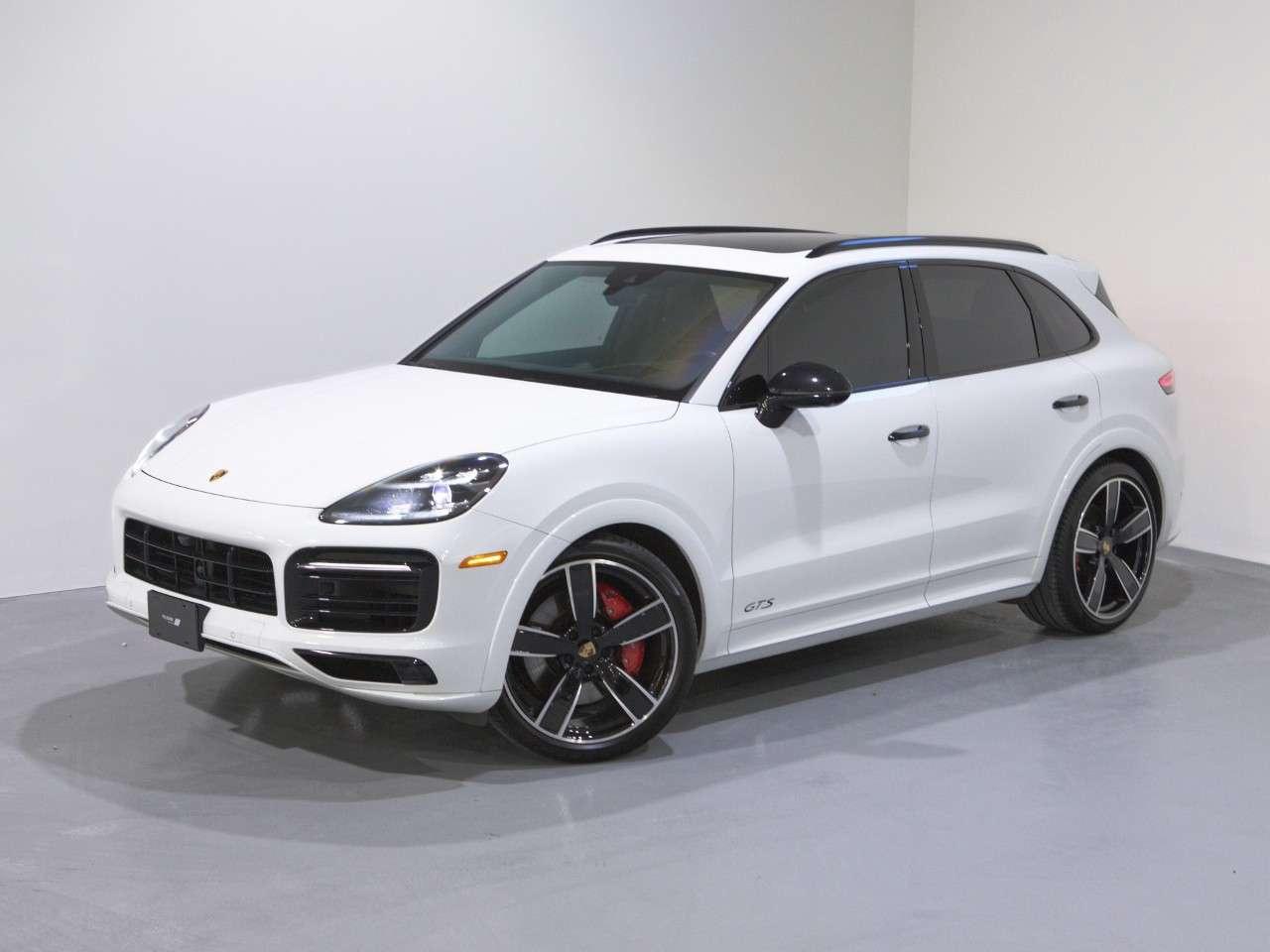 2023 Porsche Cayenne GTS AWD Photo3