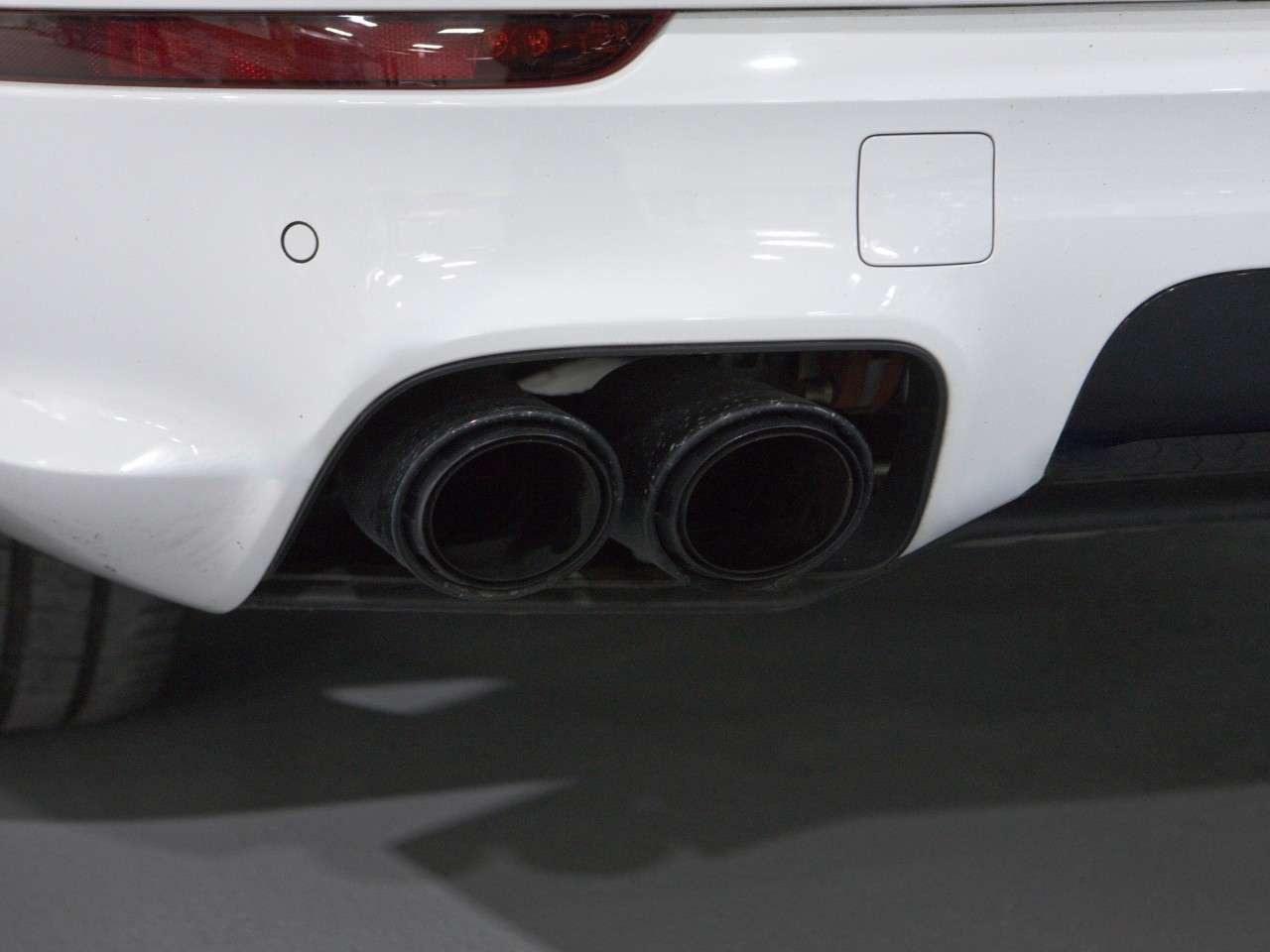 2023 Porsche Cayenne GTS AWD Photo