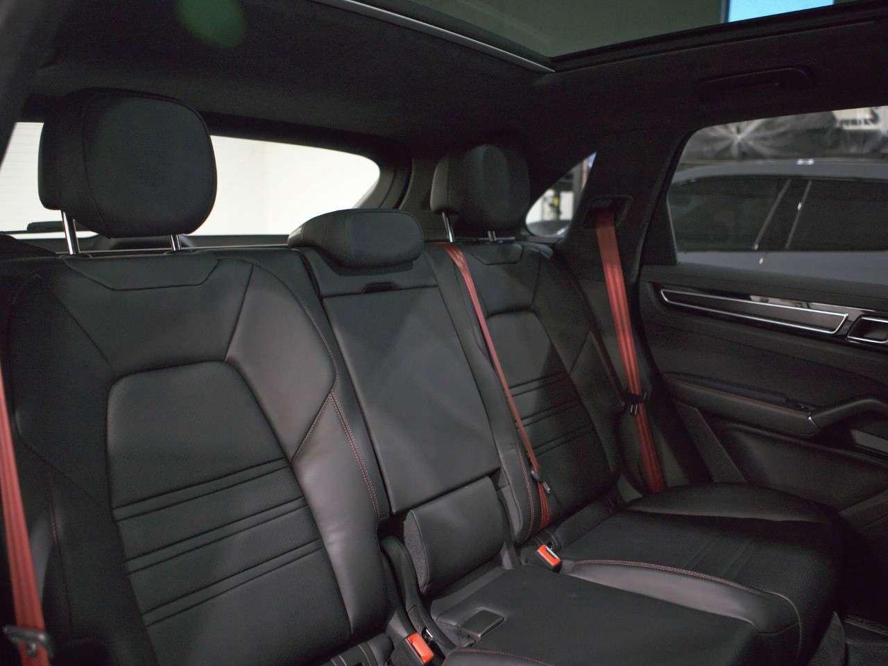 2023 Porsche Cayenne GTS AWD Photo