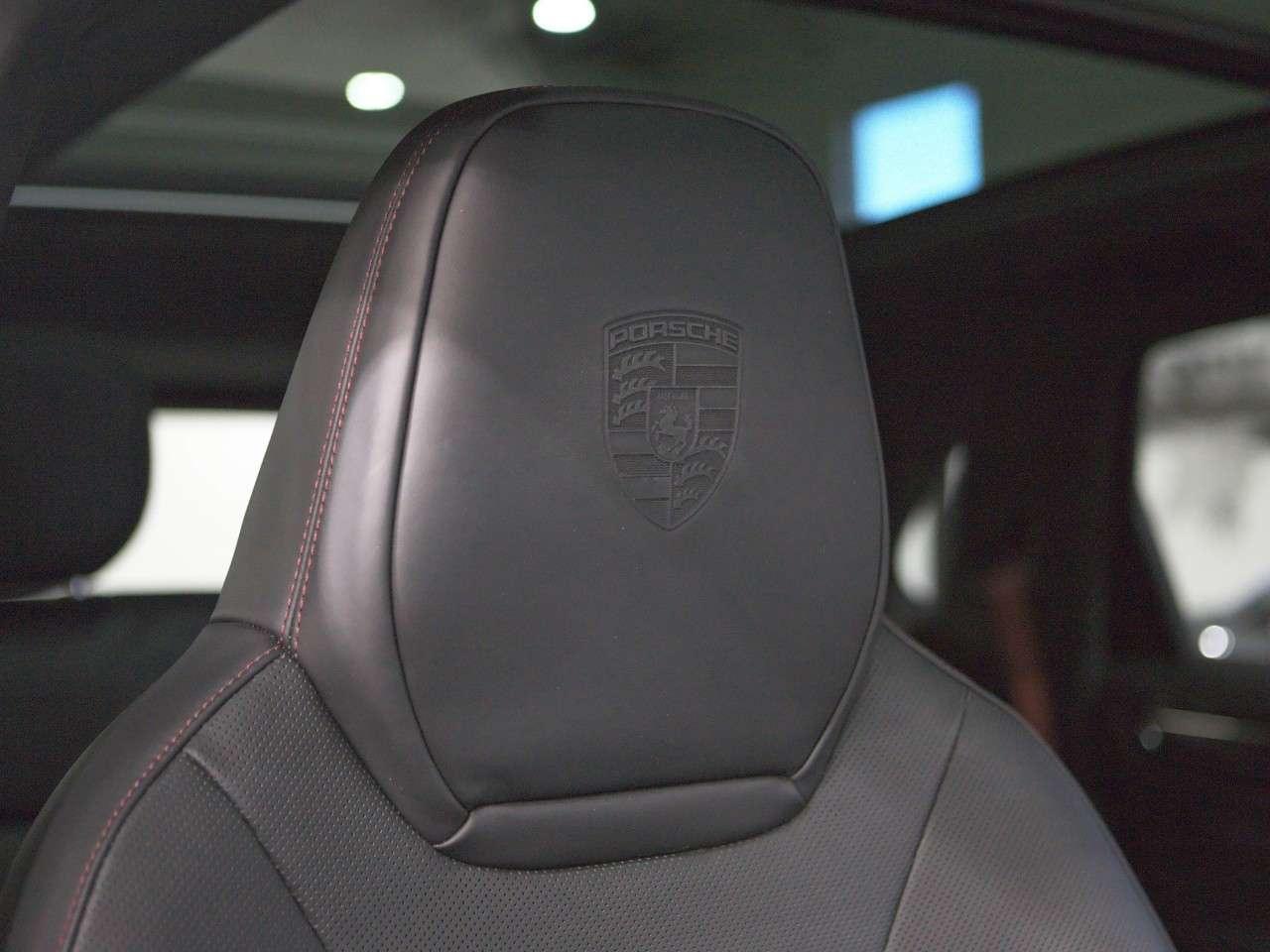 2023 Porsche Cayenne GTS AWD Photo