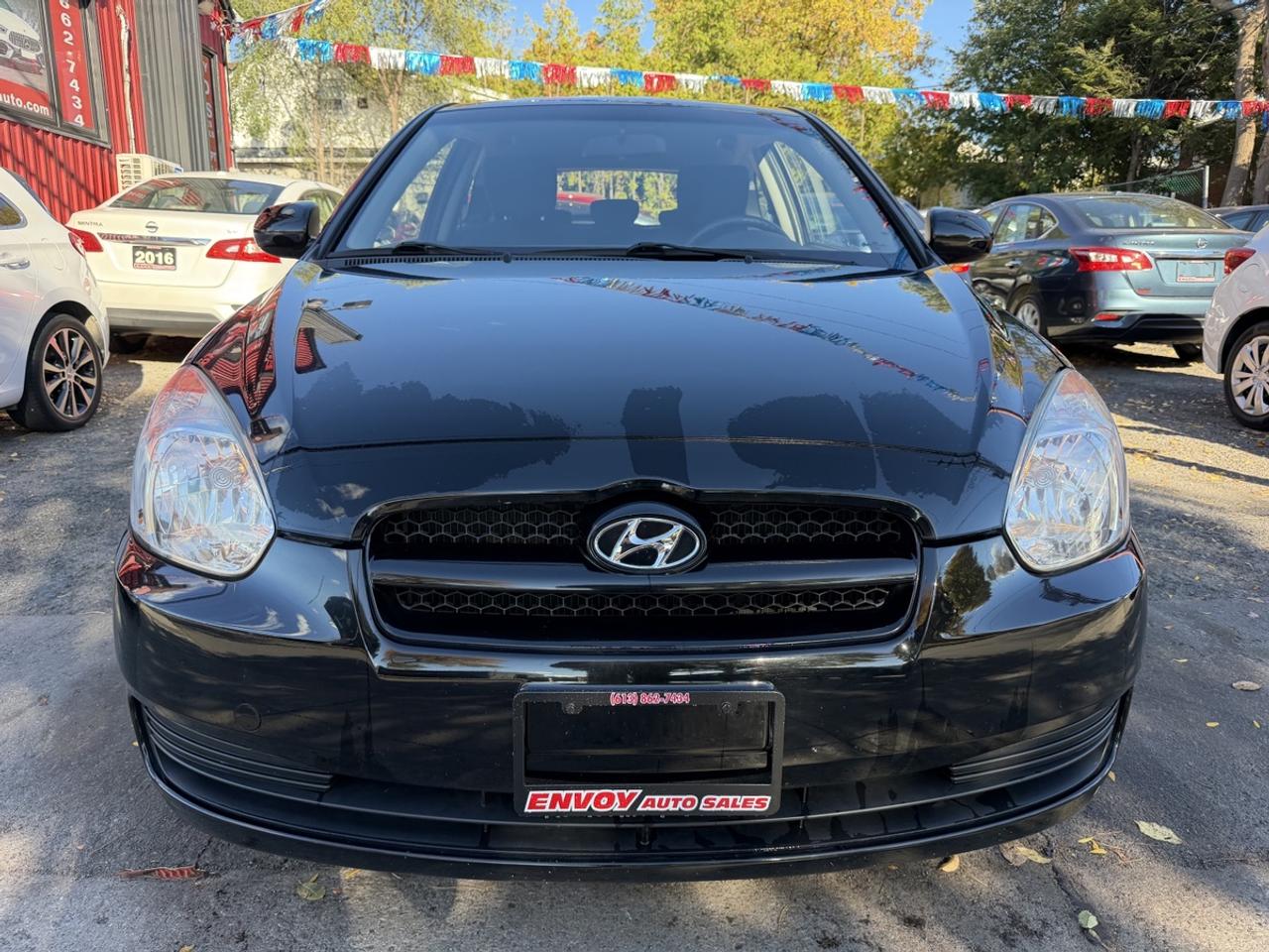 2011 Hyundai Accent L Photo1