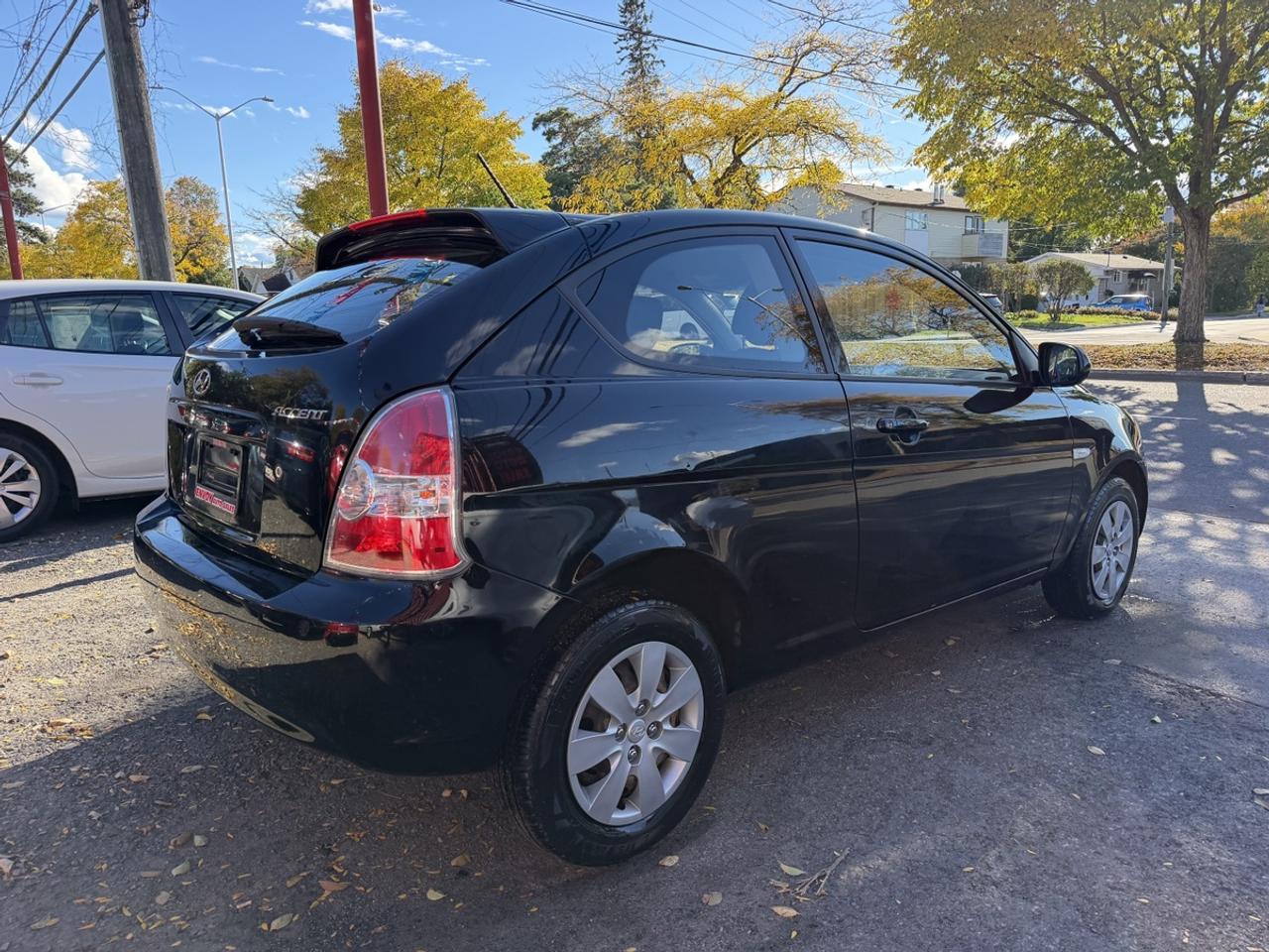2011 Hyundai Accent L Photo3