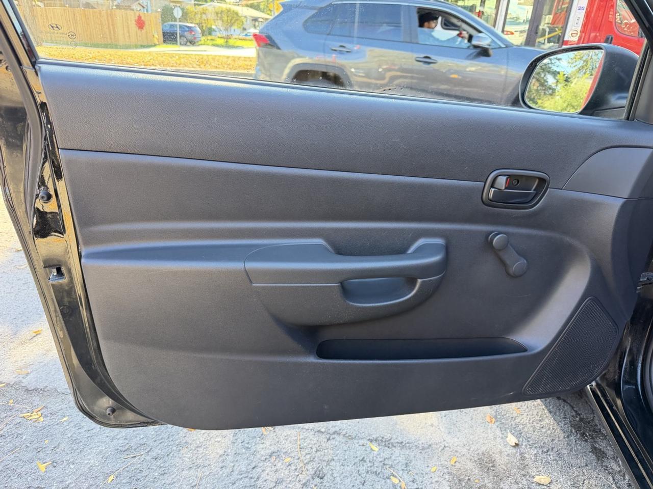 2011 Hyundai Accent L Photo
