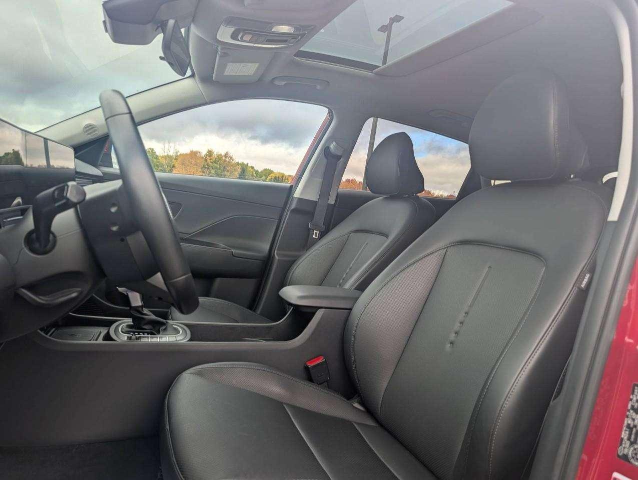 2025 Hyundai KONA 2.0L Preferred w/Trend Package NO ACCIDENTS Photo