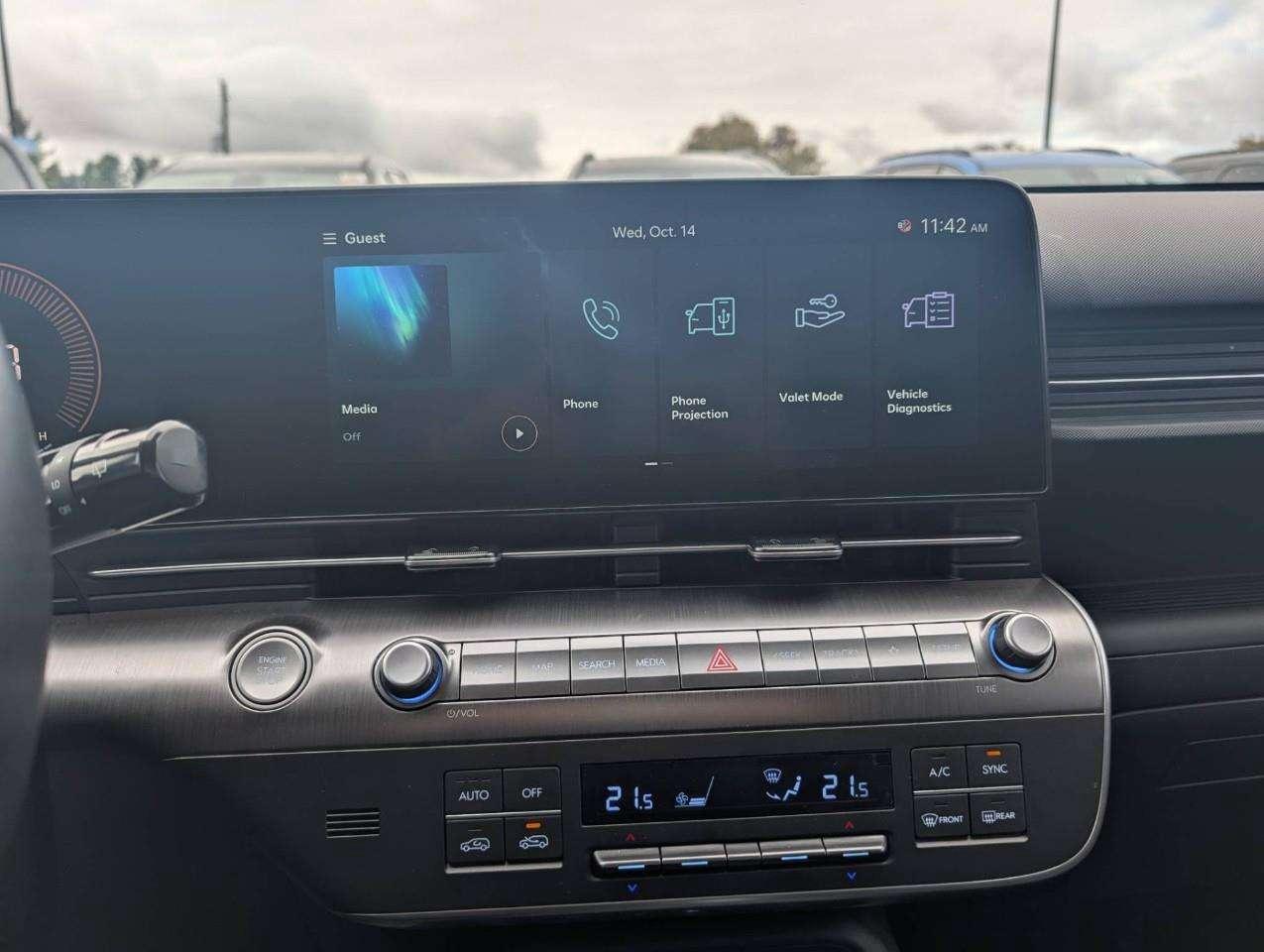 2025 Hyundai KONA 2.0L Preferred w/Trend Package NO ACCIDENTS Photo