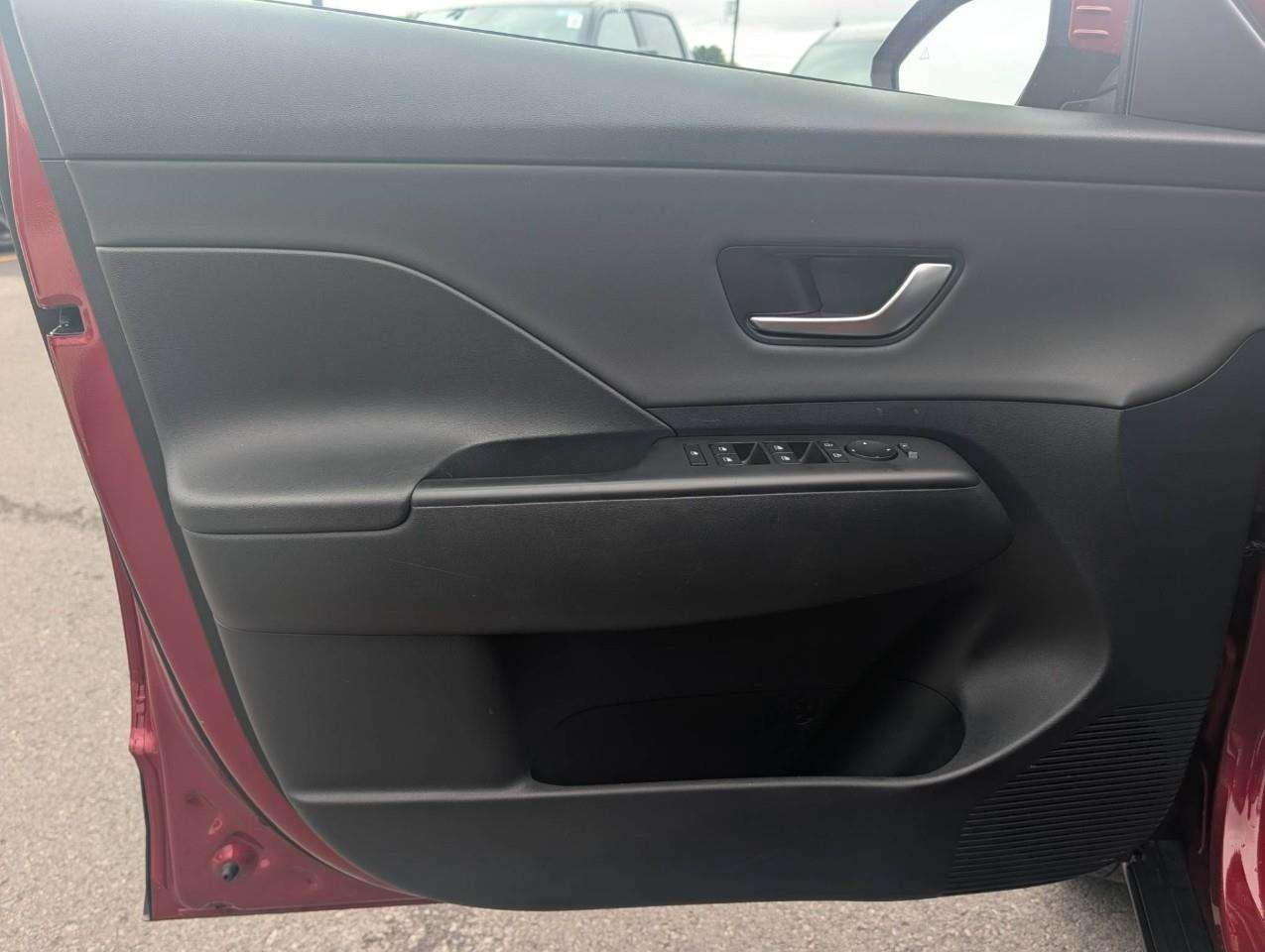 2025 Hyundai KONA 2.0L Preferred w/Trend Package NO ACCIDENTS Photo