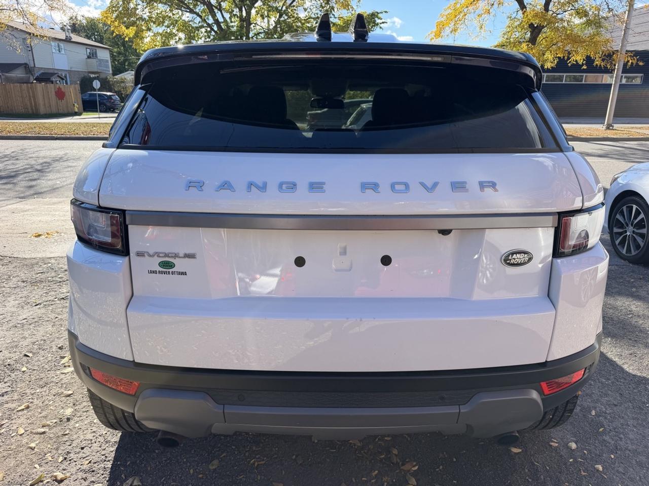 2017 Land Rover Range Rover Evoque SE Photo