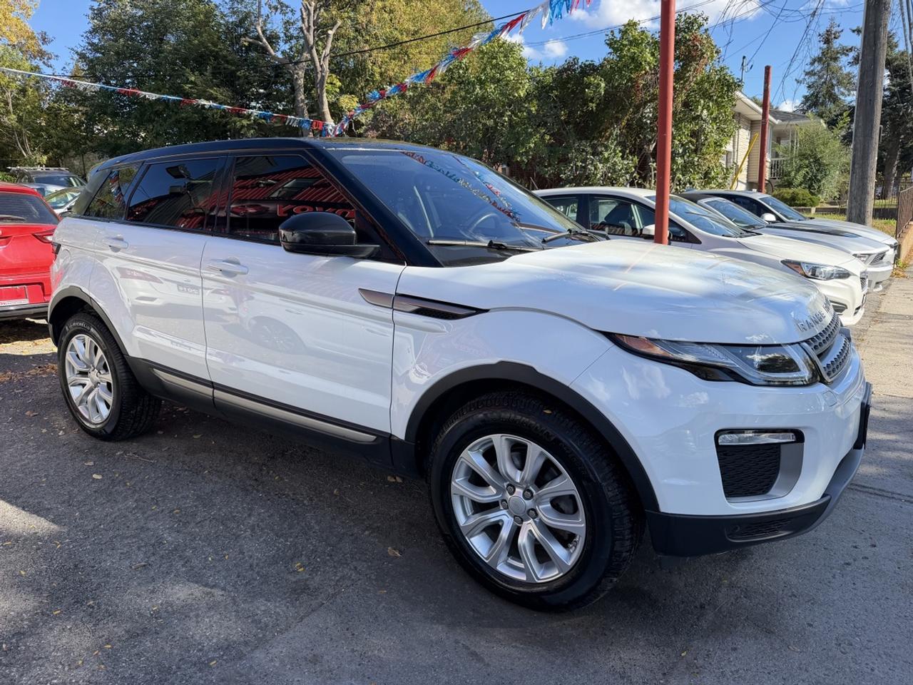 2017 Land Rover Range Rover Evoque SE Photo