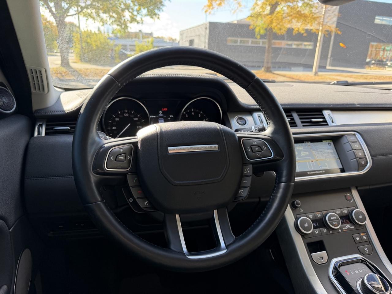 2017 Land Rover Range Rover Evoque SE Photo