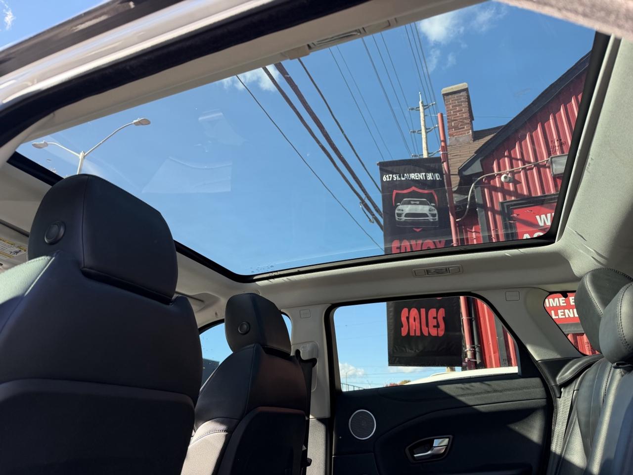 2017 Land Rover Range Rover Evoque SE Photo