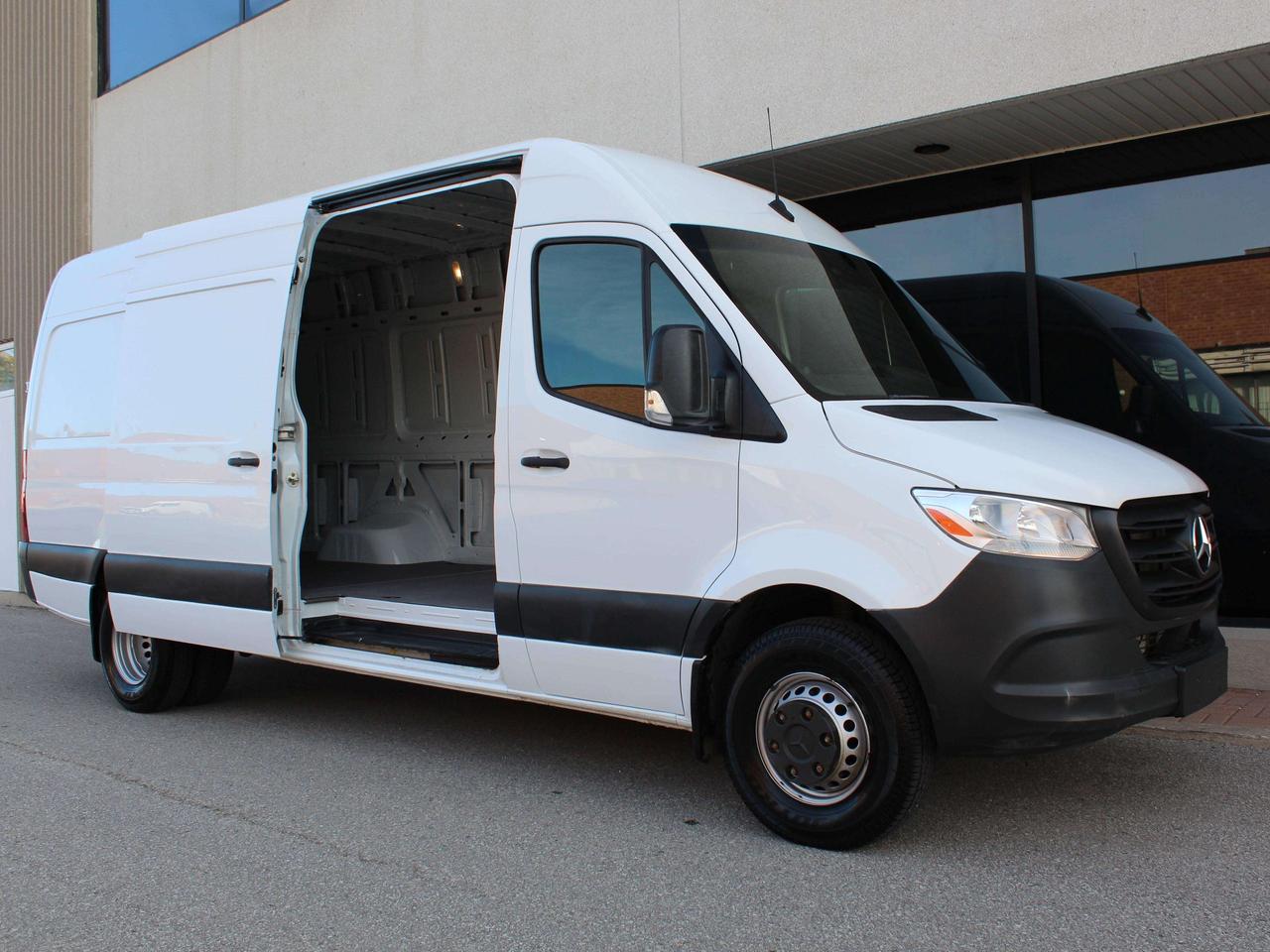 2024 Mercedes-Benz Sprinter 4500 - "HEAVY DUTY" - 170" FULL SIZE - TOW PKG Photo