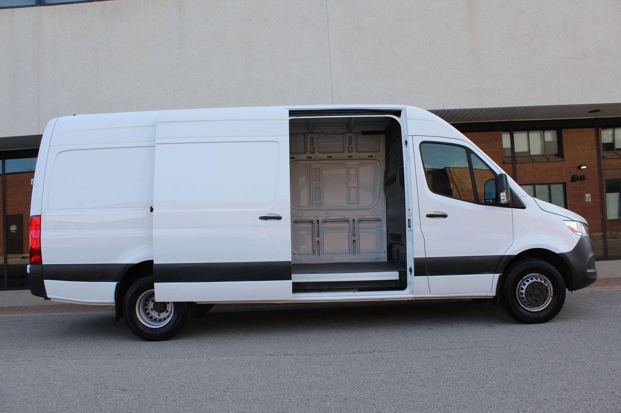 2024 Mercedes-Benz Sprinter 4500 - "HEAVY DUTY" - 170" FULL SIZE - TOW PKG Photo