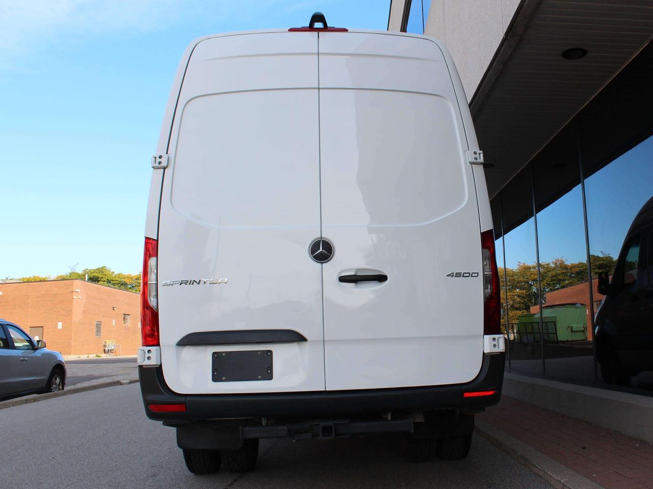 2024 Mercedes-Benz Sprinter 4500 - "HEAVY DUTY" - 170" FULL SIZE - TOW PKG Photo