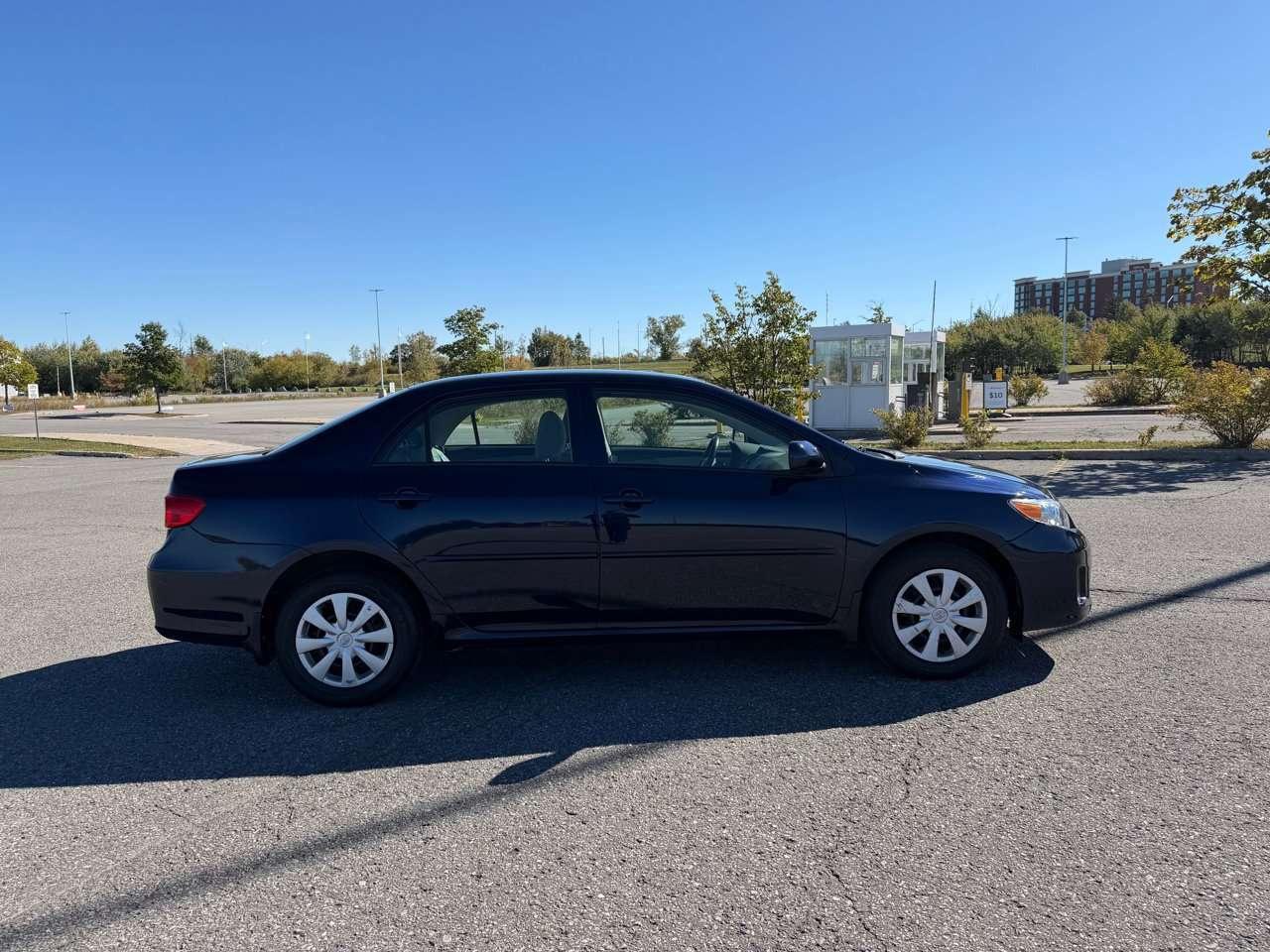 2013 Toyota Corolla LE Photo