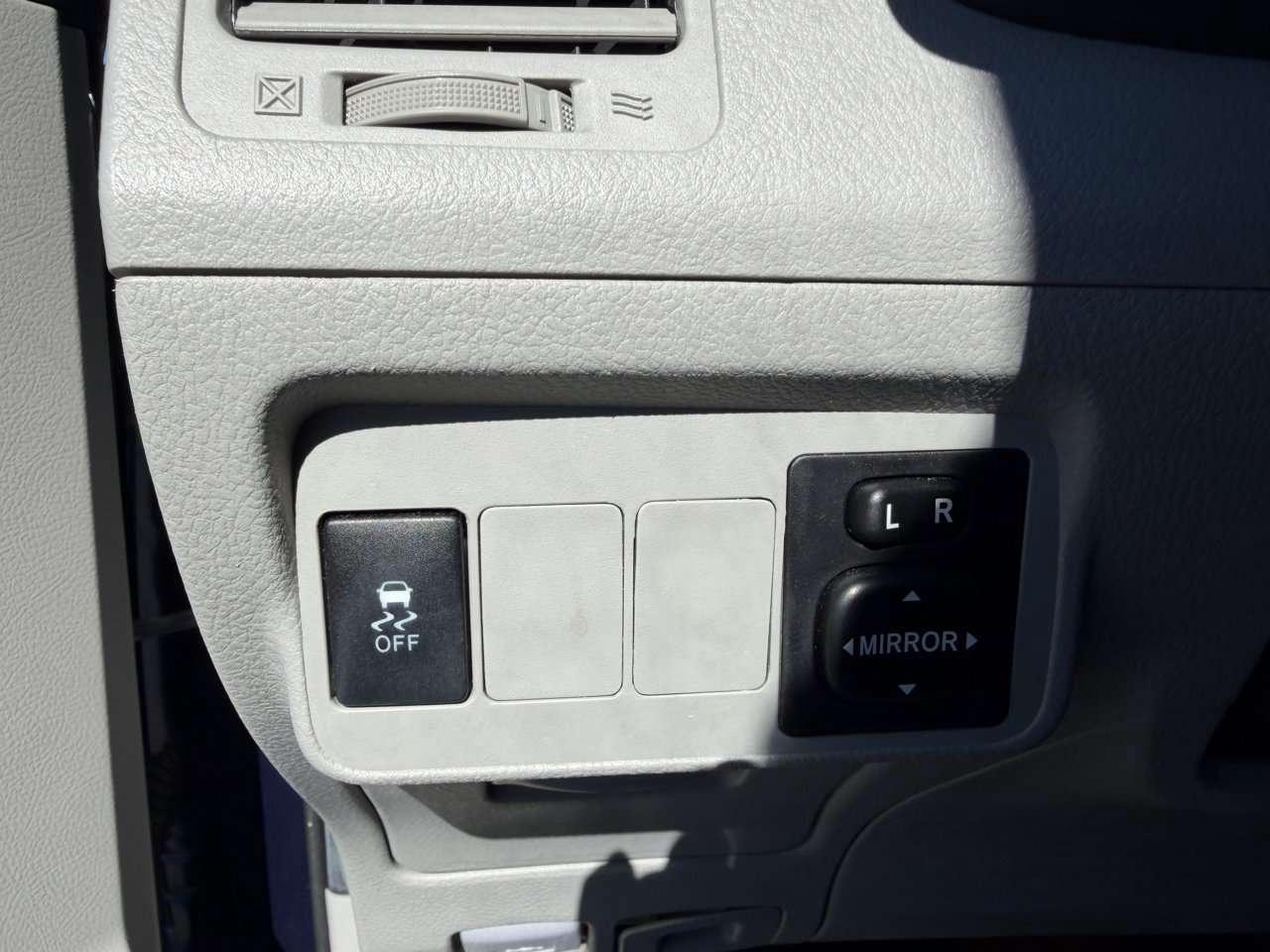 2013 Toyota Corolla LE Photo
