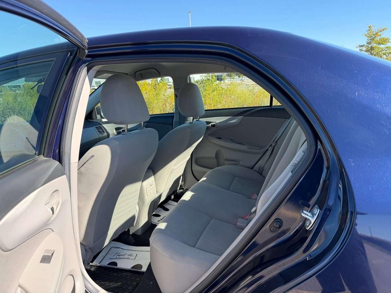 2013 Toyota Corolla LE Photo