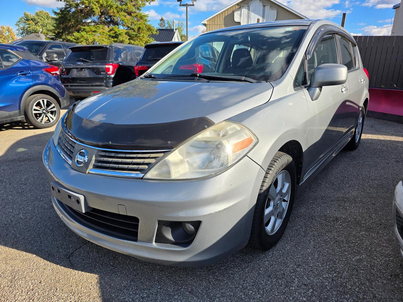 2008 Nissan Versa 1.8SL (CVT) 4dr Hatchback Photo1