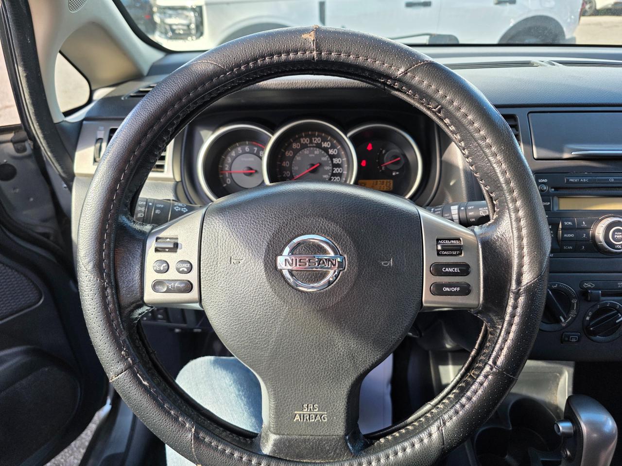 2008 Nissan Versa 1.8SL (CVT) 4dr Hatchback Photo
