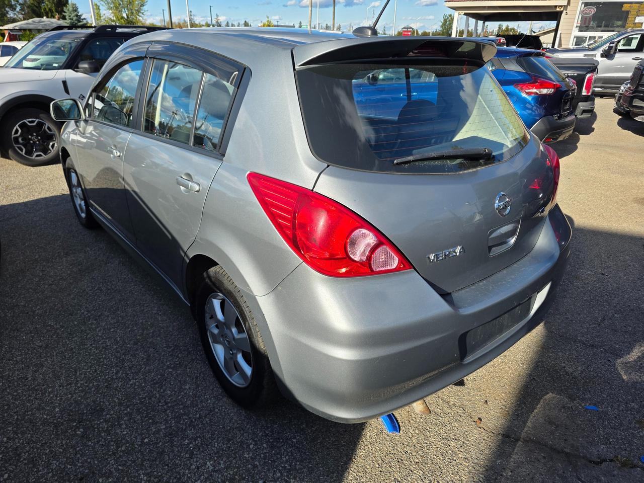 2008 Nissan Versa 1.8SL (CVT) 4dr Hatchback Photo