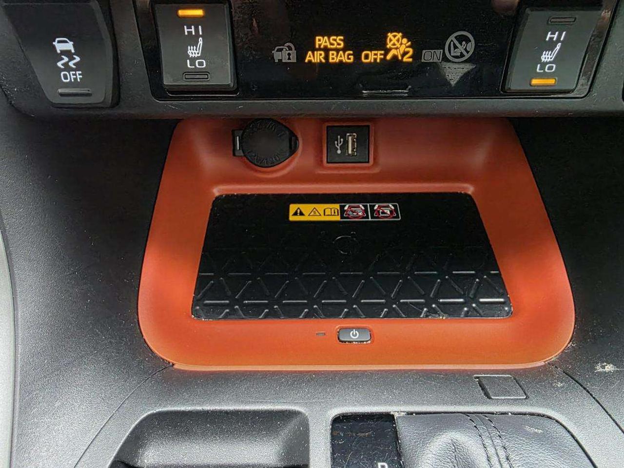 2023 Toyota RAV4 3500lb TOWING TRAIL AWD CLEAN CARFAX Photo
