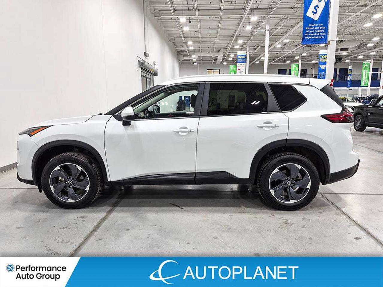 2025 Nissan Rogue SV, Back Up Cam, Pano Roof, Bluetooth! Photo3