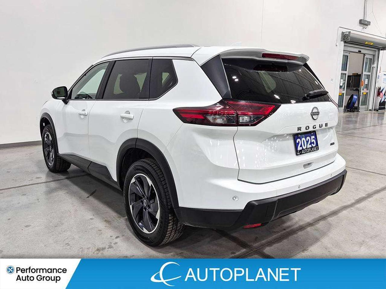 2025 Nissan Rogue SV, Back Up Cam, Pano Roof, Bluetooth! Photo4