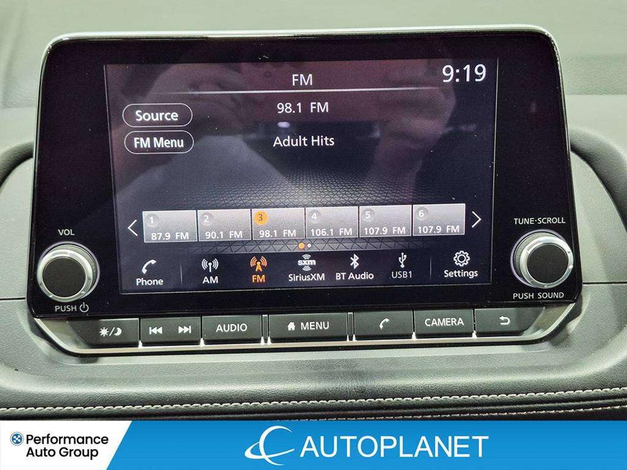2025 Nissan Rogue SV, Back Up Cam, Pano Roof, Bluetooth! Photo