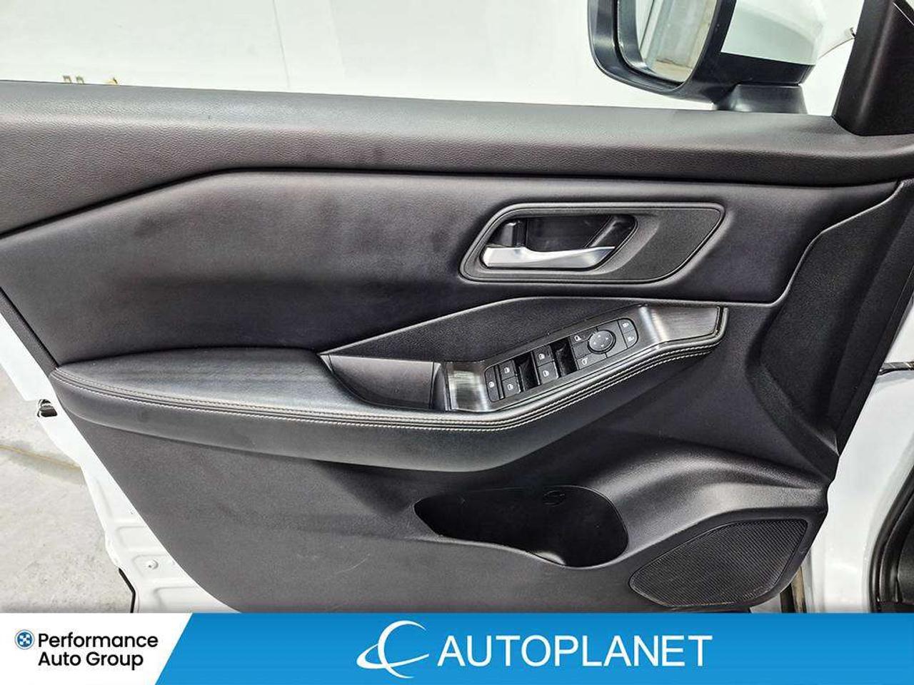 2025 Nissan Rogue SV, Back Up Cam, Pano Roof, Bluetooth! Photo